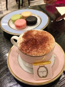paris macaron